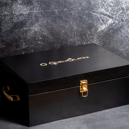 Caixa de Presente com os 8 Melhores Queijos Artesanais Brasileiros de 2025 + Geléia + Grissini